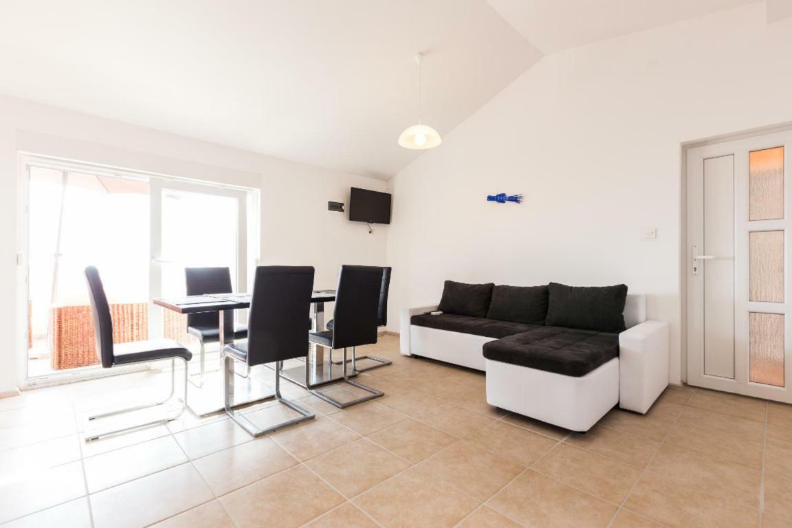 Apartmani Filip Mandre Εξωτερικό φωτογραφία